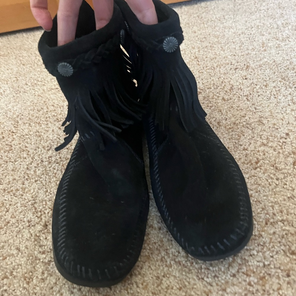 Minnetonka brand black Fringe Women's Boots